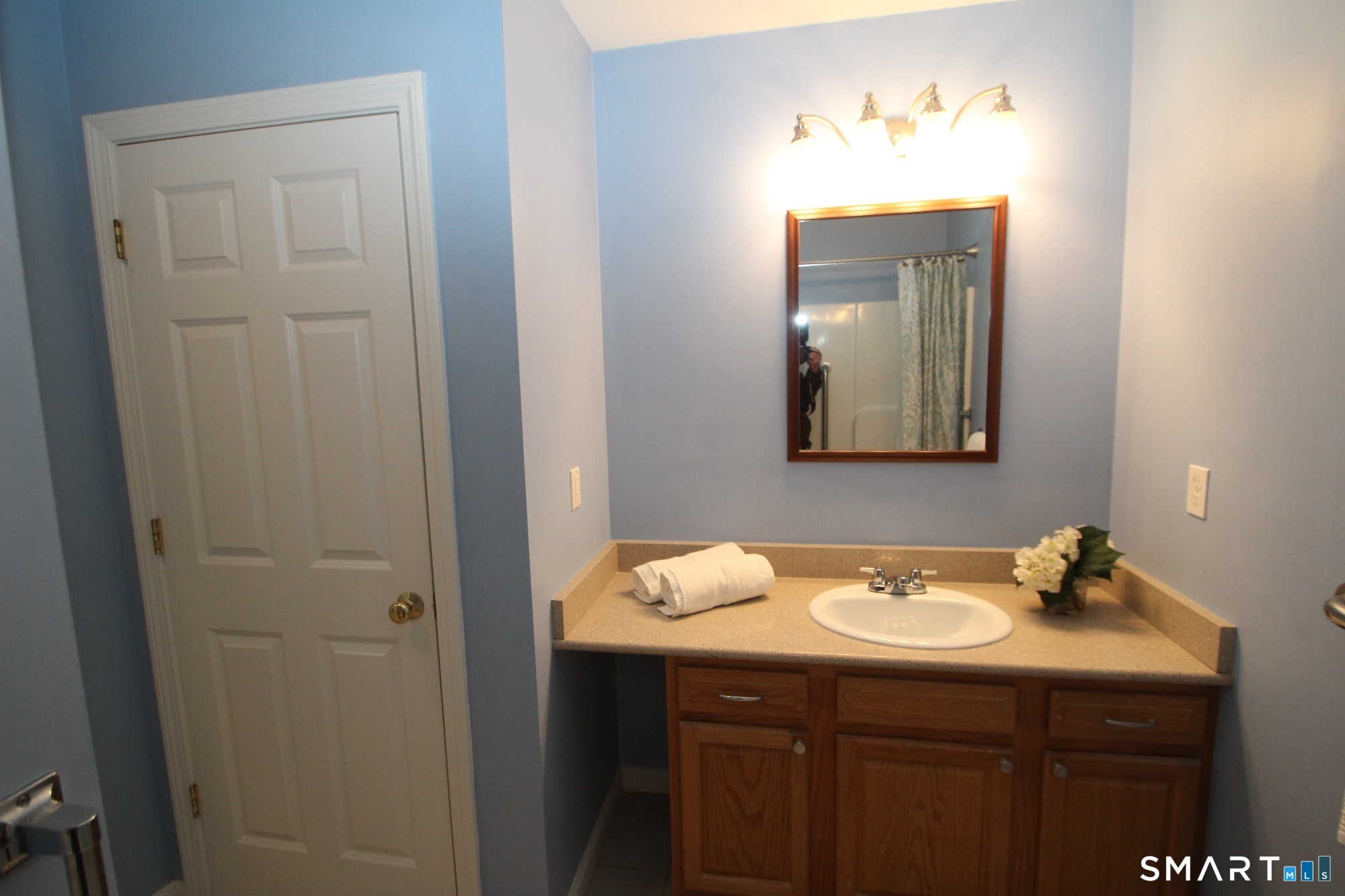 20 Vincent Court East Hartford CT 06108