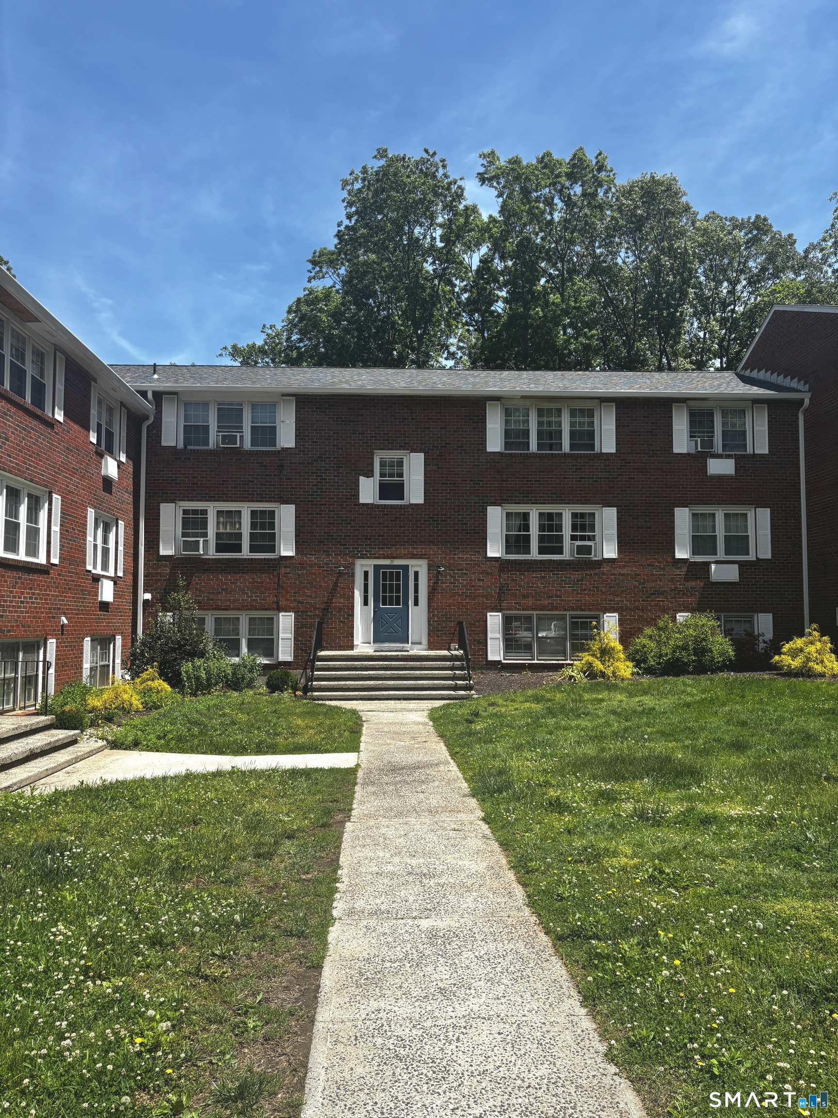 39 Briarwood Lane Branford CT 06405