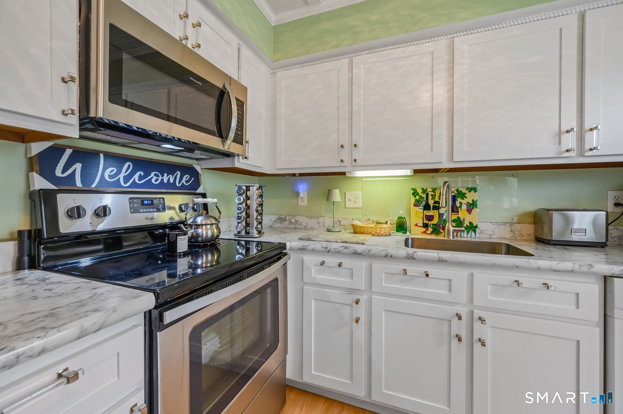 13 Riverview Drive East Windsor CT 06088
