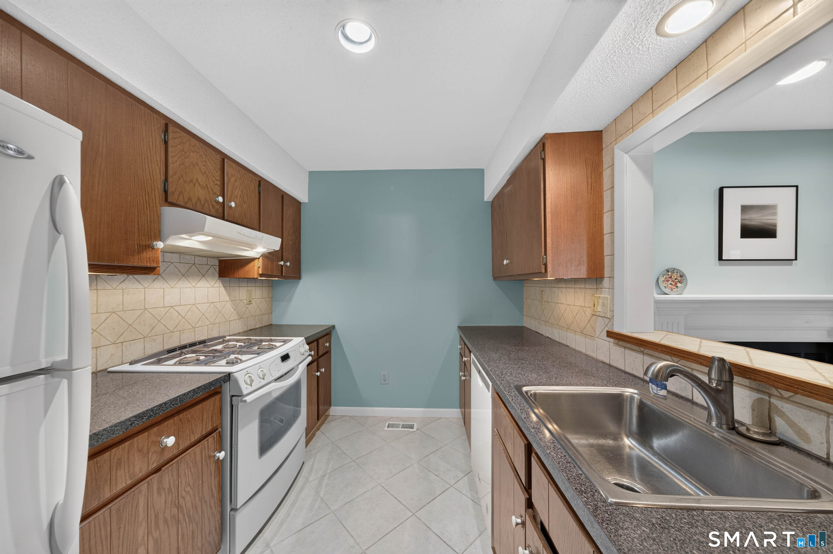81 Main Street Branford CT 06405