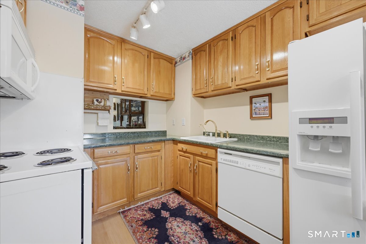 592 Shennecossett Road Groton CT 06340