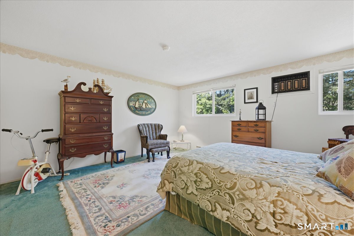 592 Shennecossett Road Groton CT 06340
