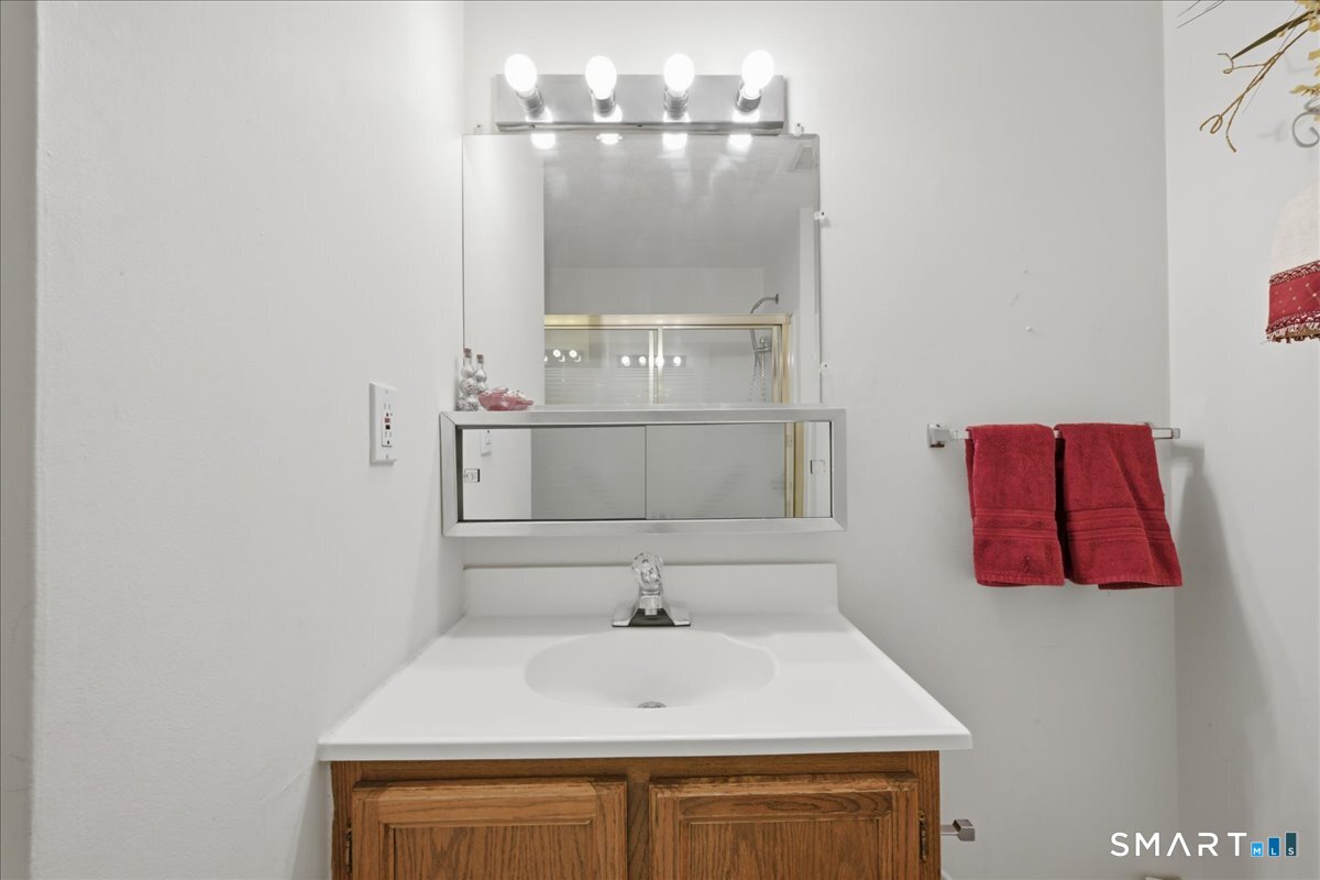 592 Shennecossett Road Groton CT 06340