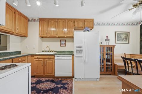 592 Shennecossett Road Groton CT 06340
