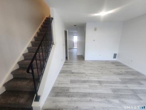 15 Crest Street West Haven CT 06516