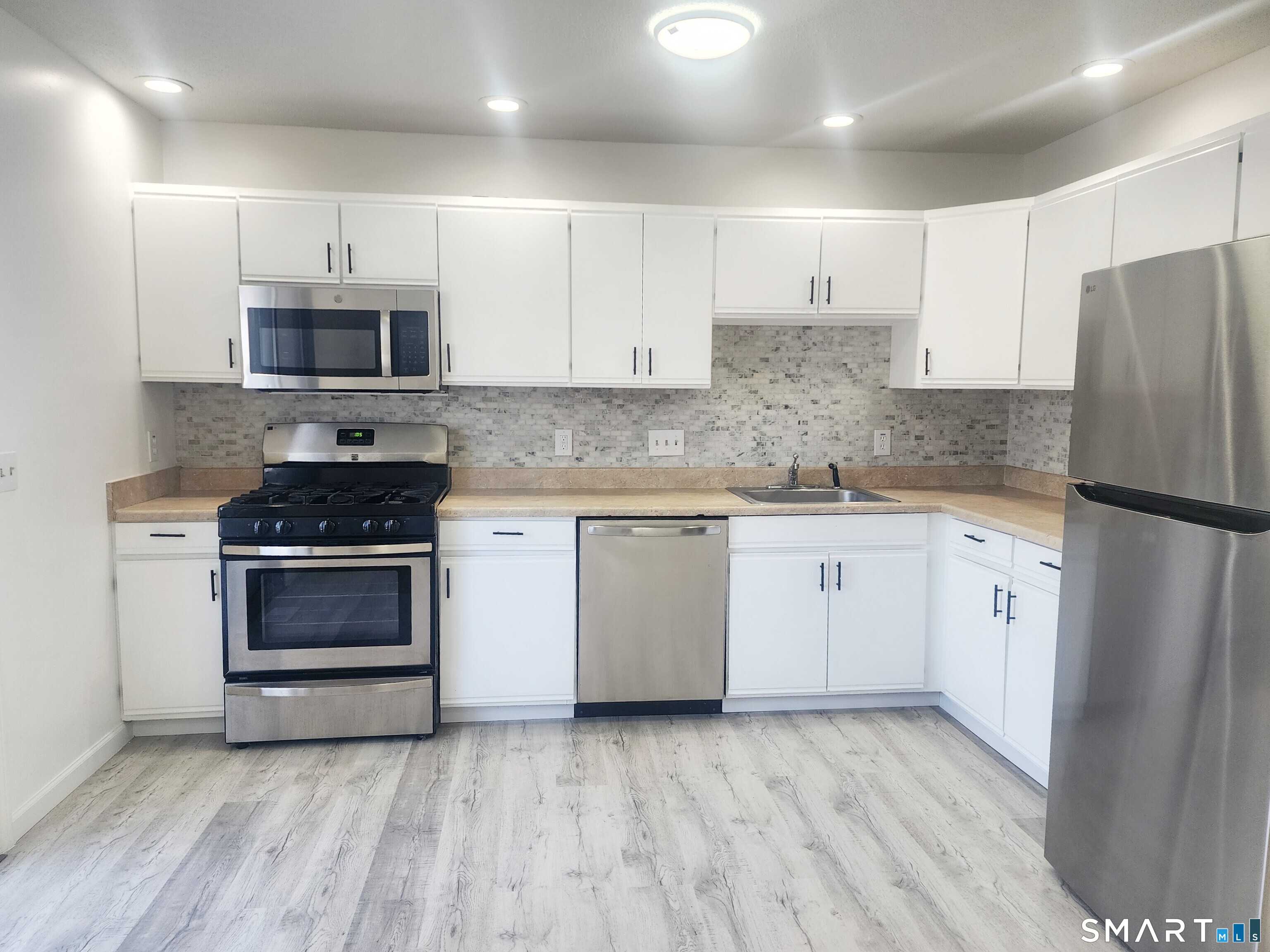 15 Crest Street West Haven CT 06516