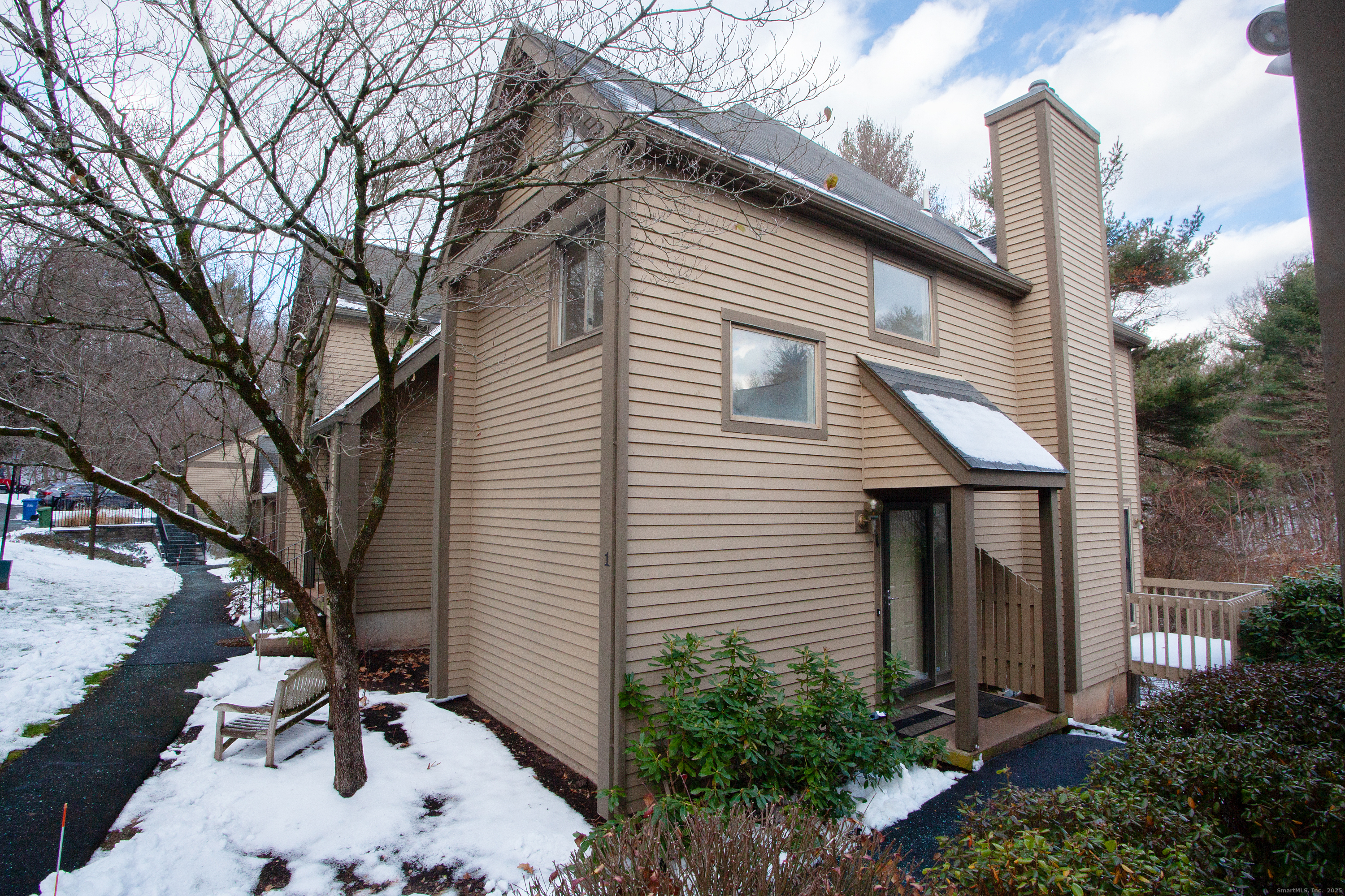 Avon CT, 1 River View, Unit 1