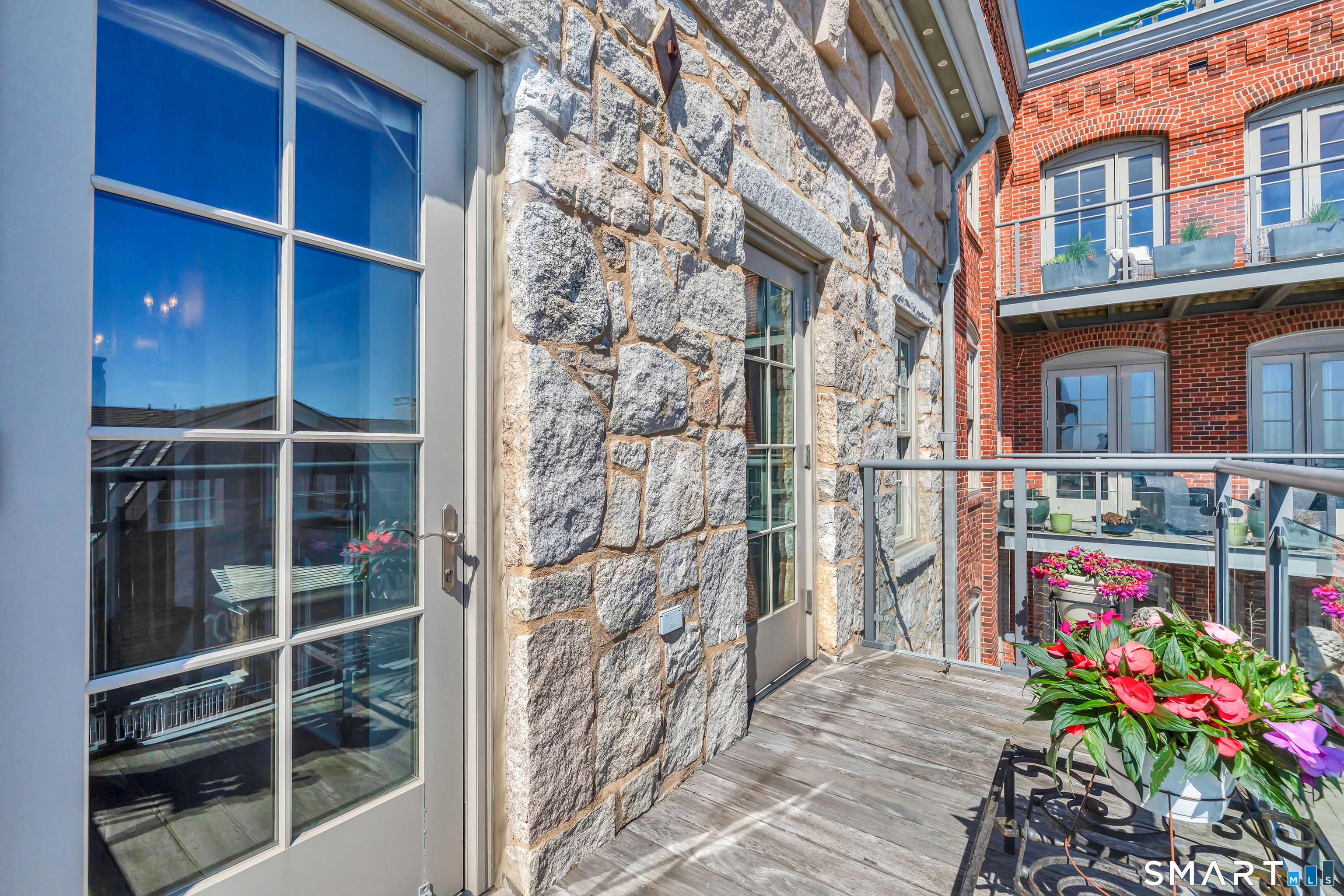 8 Stonington Commons Stonington CT 06378