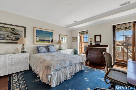 8 Stonington Commons Stonington CT 06378
