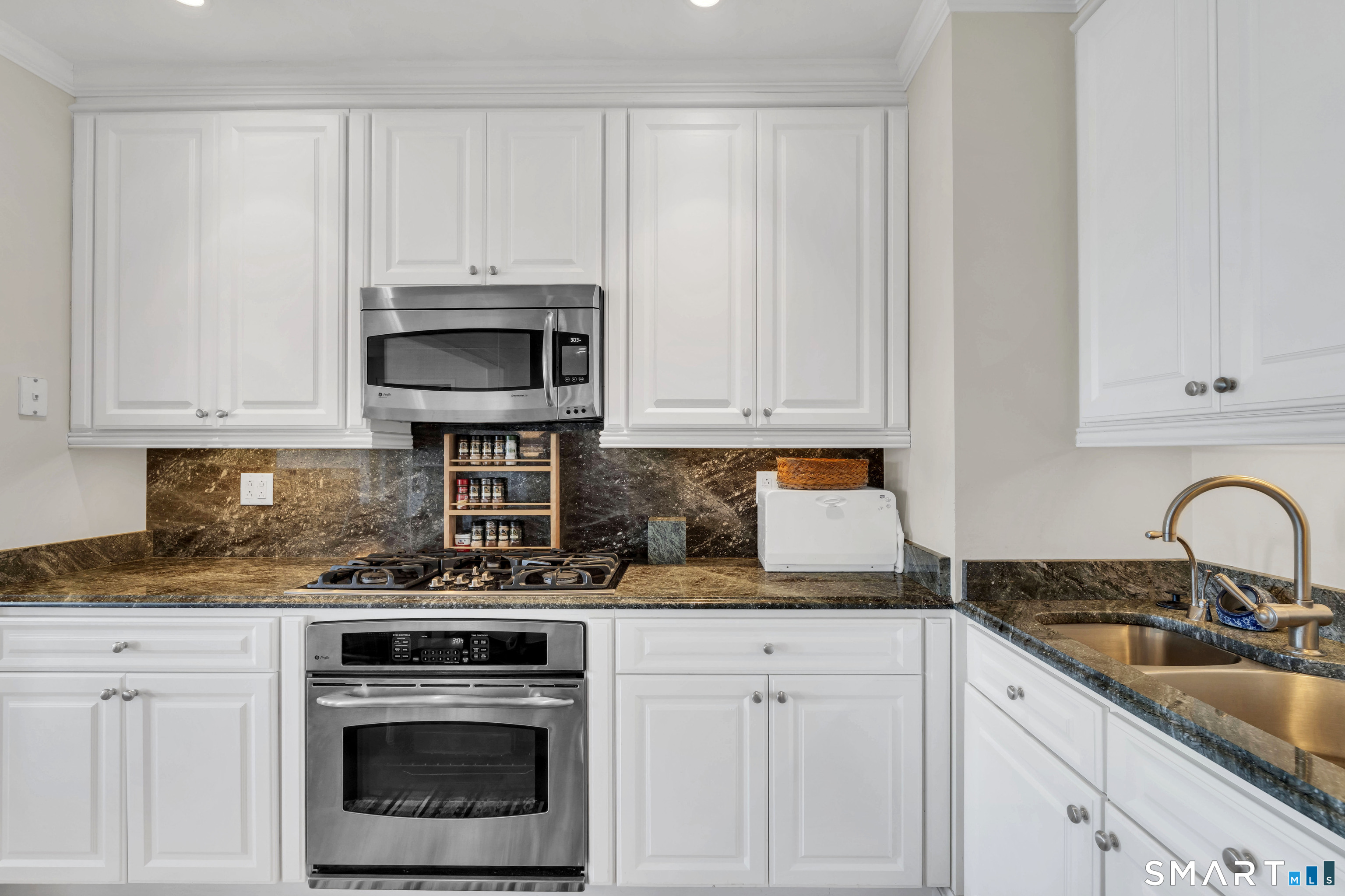 8 Stonington Commons Stonington CT 06378