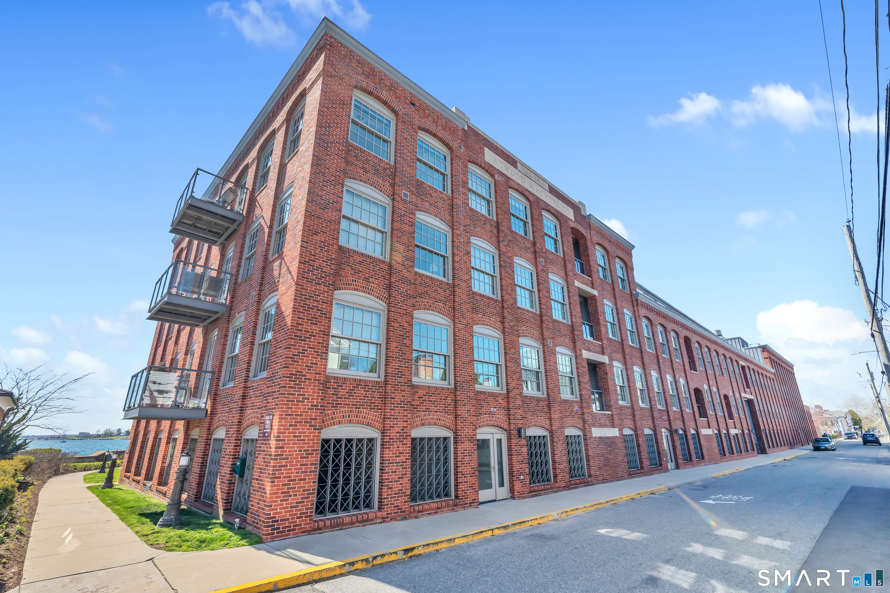 8 Stonington Commons Stonington CT 06378