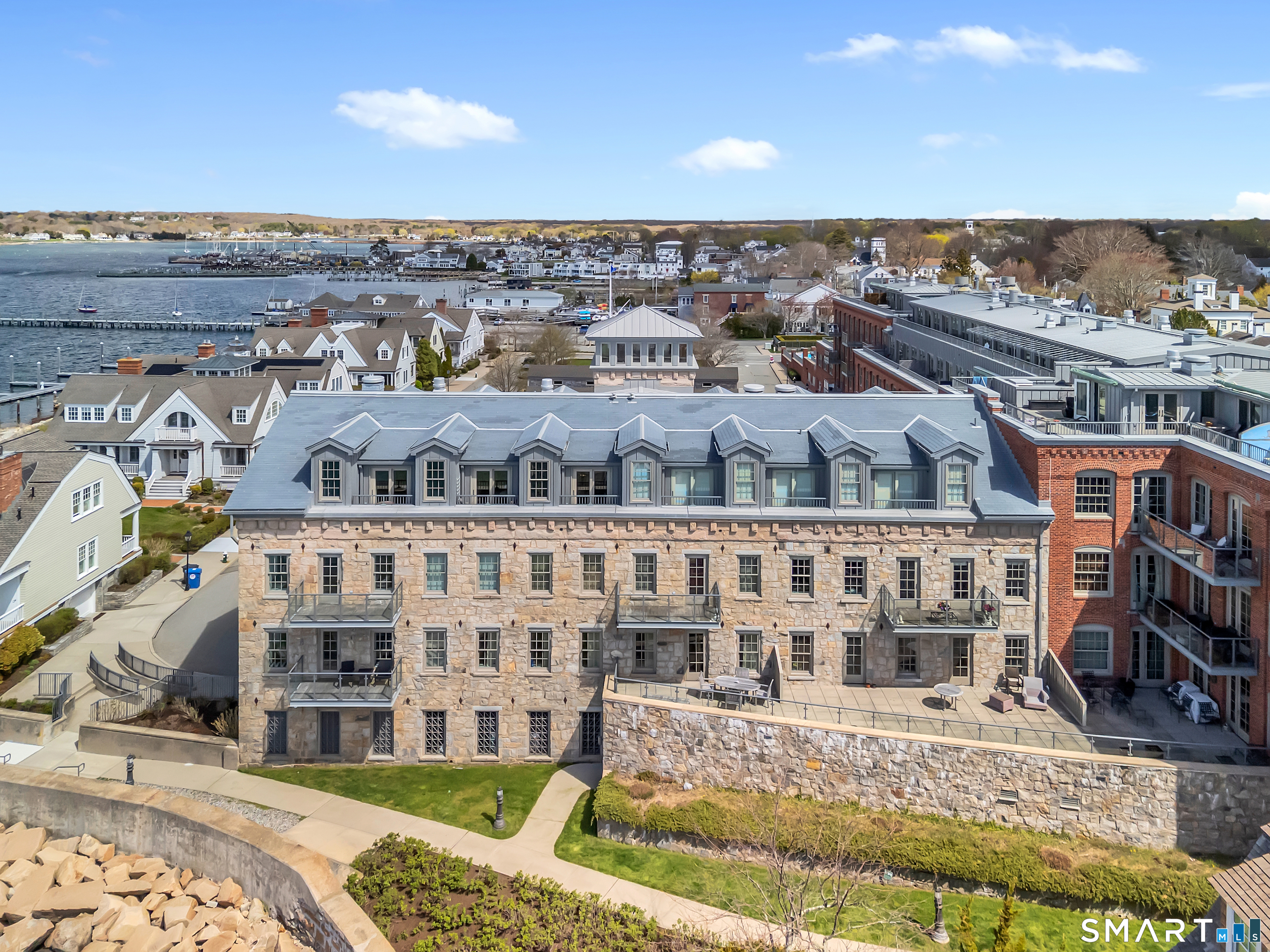 8 Stonington Commons Stonington CT 06378