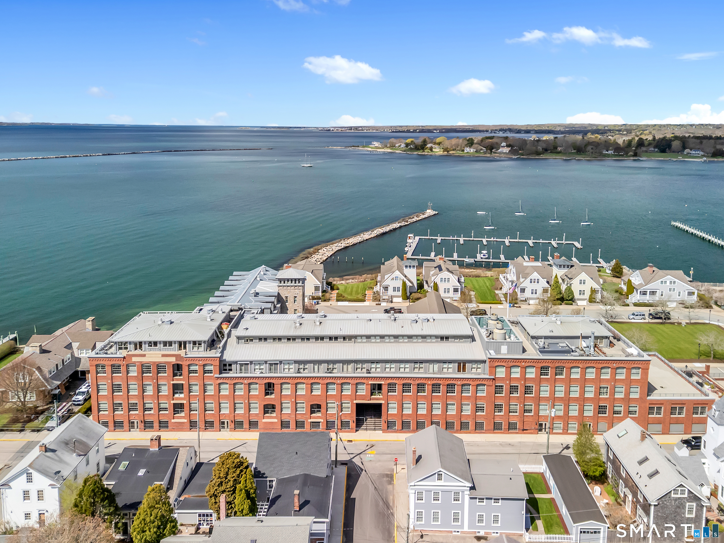 8 Stonington Commons Stonington CT 06378