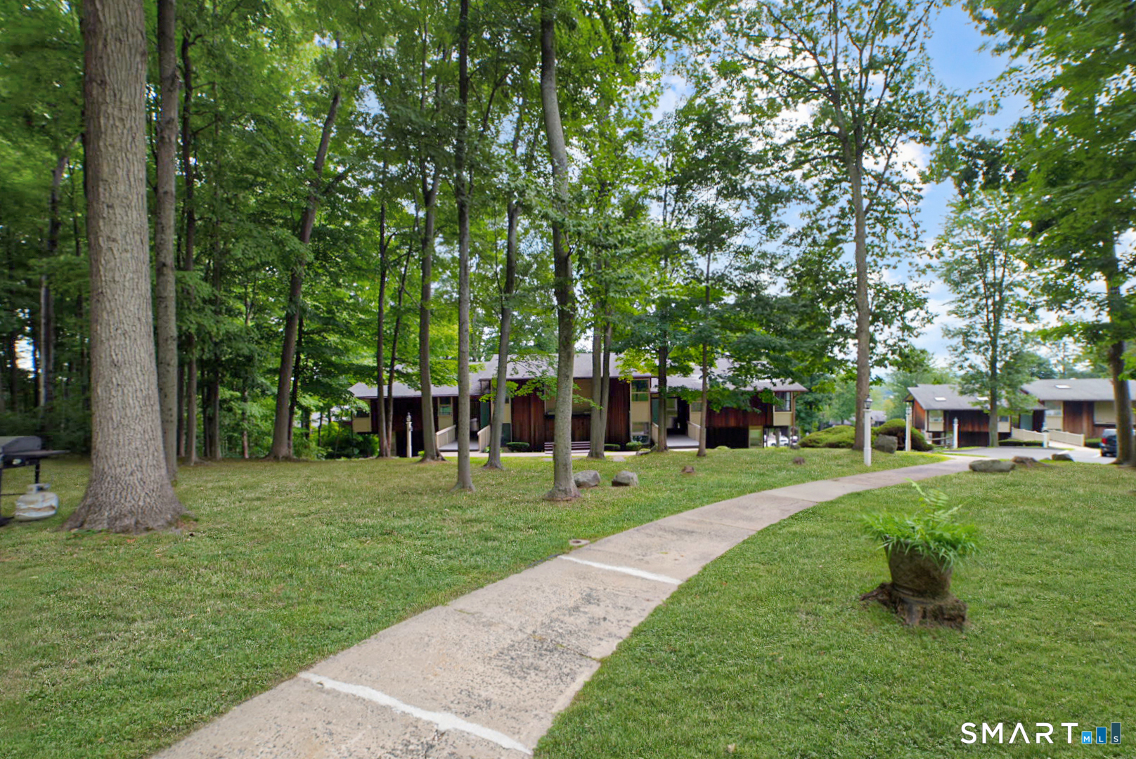 2-F Country Squire Drive Cromwell CT 06416
