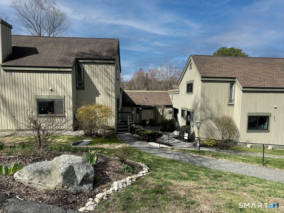 318 Heritage Village Southbury CT 06488