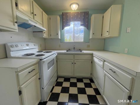 318 Heritage Village Southbury CT 06488