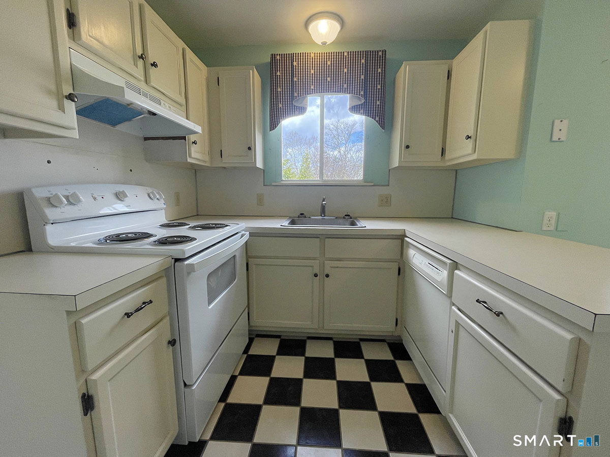 318 Heritage Village Southbury CT 06488