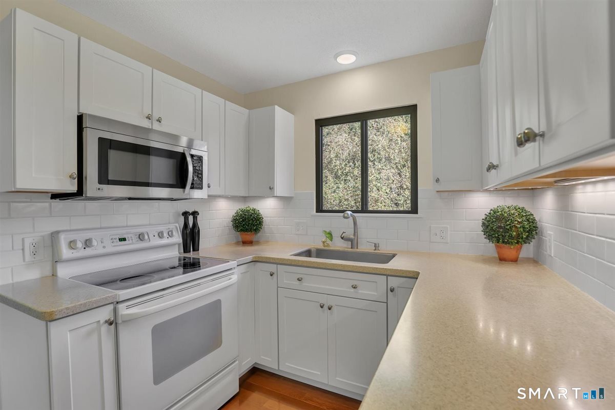 433 Heritage Village Southbury CT 06488