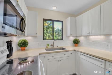 433 Heritage Village Southbury CT 06488