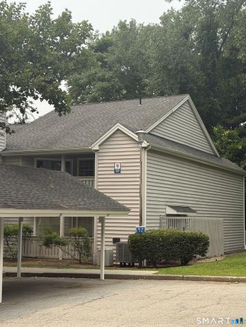 9 Chase Oaks Court Groton CT 06340