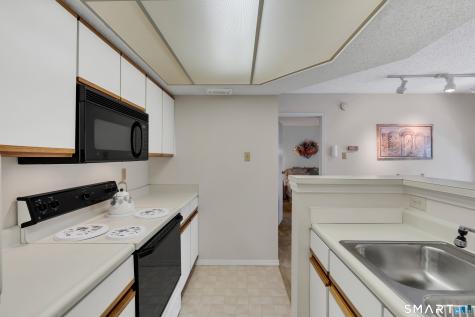 9 Chase Oaks Court Groton CT 06340