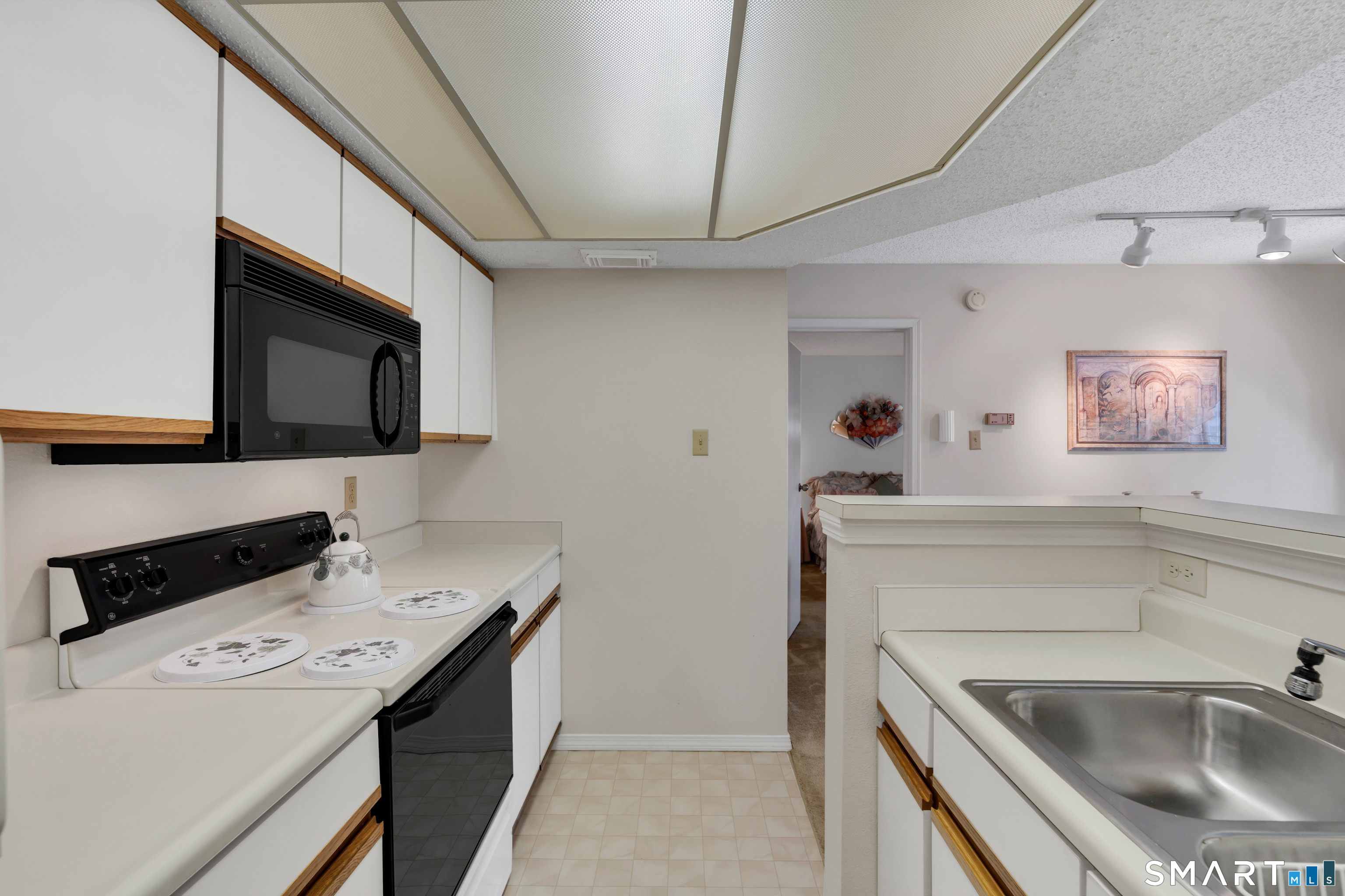 9 Chase Oaks Court Groton CT 06340