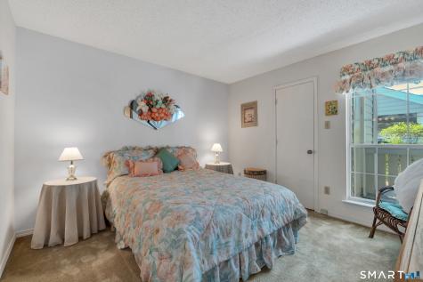 9 Chase Oaks Court Groton CT 06340
