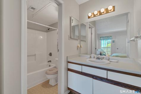 9 Chase Oaks Court Groton CT 06340