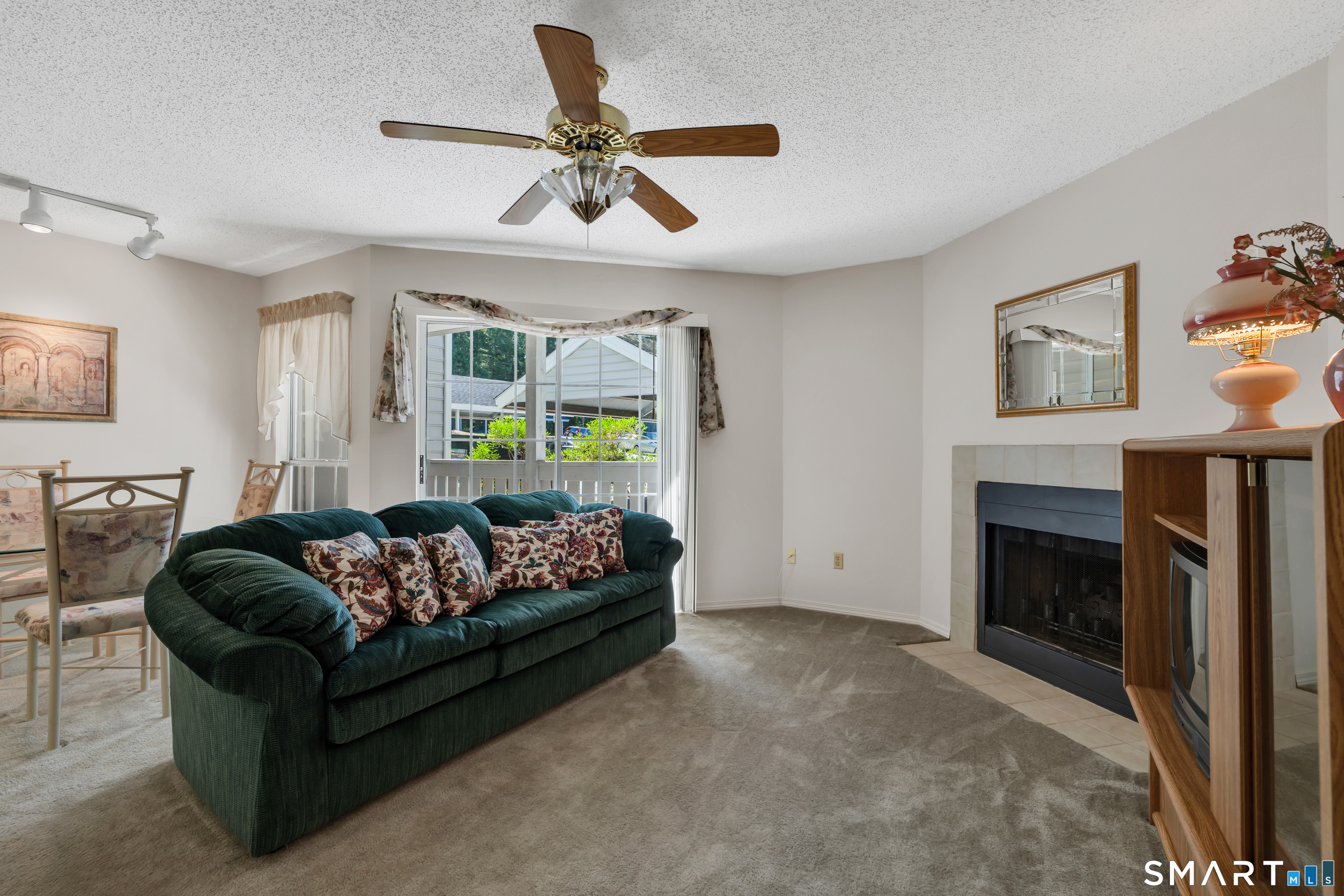 9 Chase Oaks Court Groton CT 06340