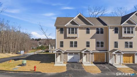 43 Village Crossing East Lyme CT 06357