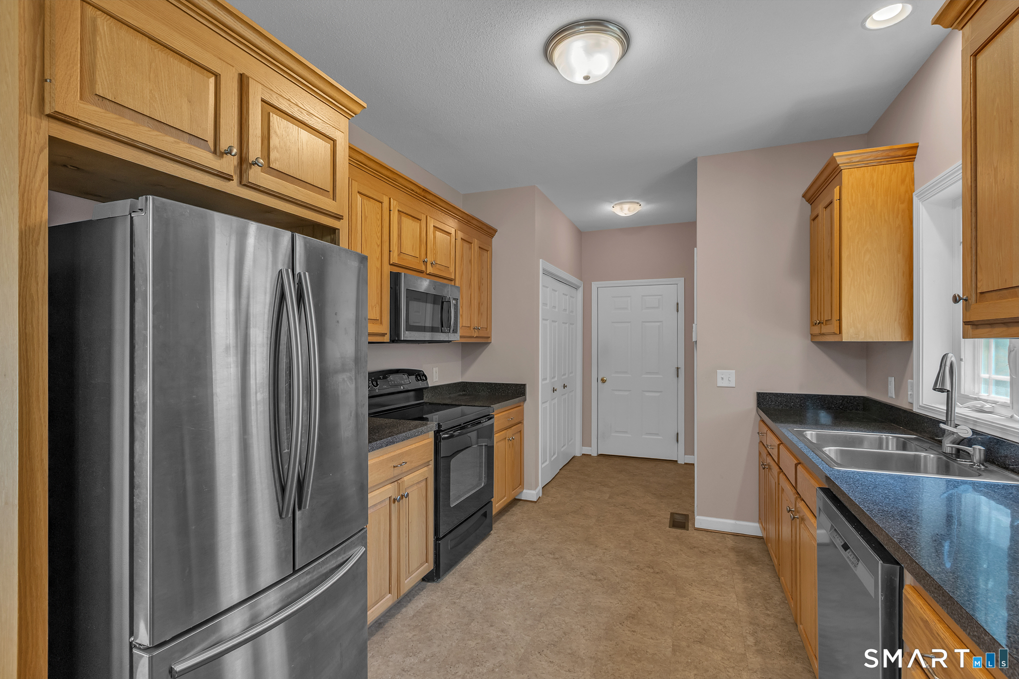 449 Tributary Lane Windsor CT 06095