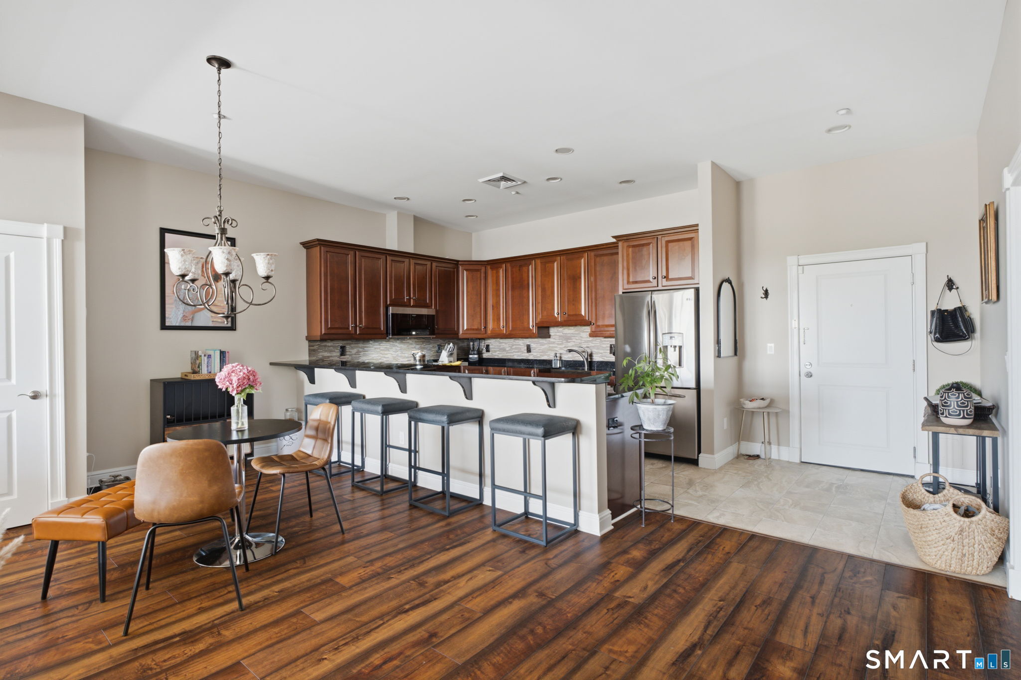 586 West Thames Street Norwich CT 06360