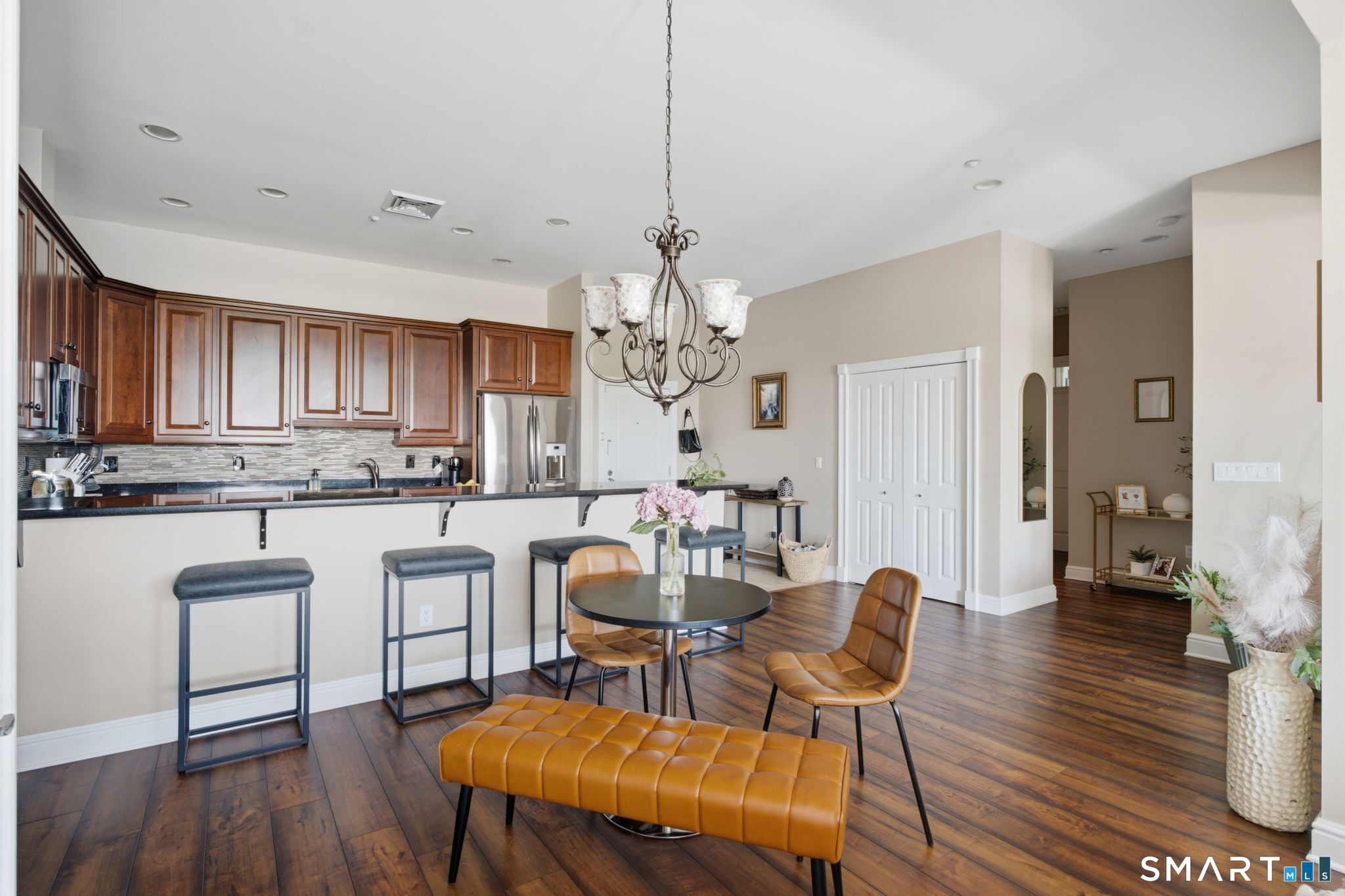 586 West Thames Street Norwich CT 06360