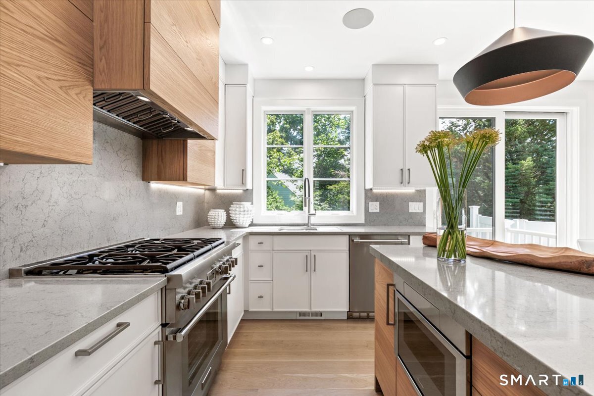 6 Down River Road New Canaan CT 06840