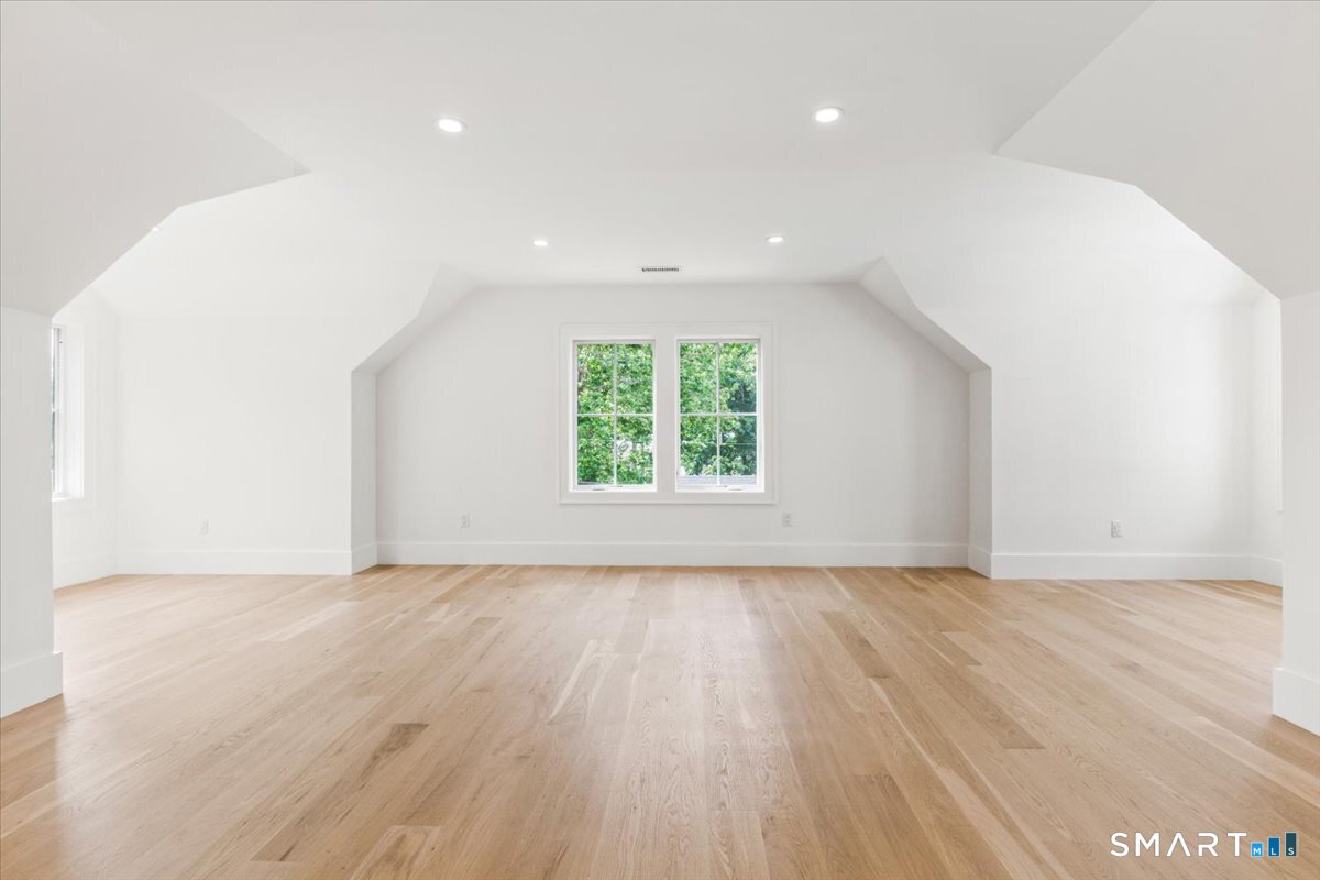 6 Down River Road New Canaan CT 06840