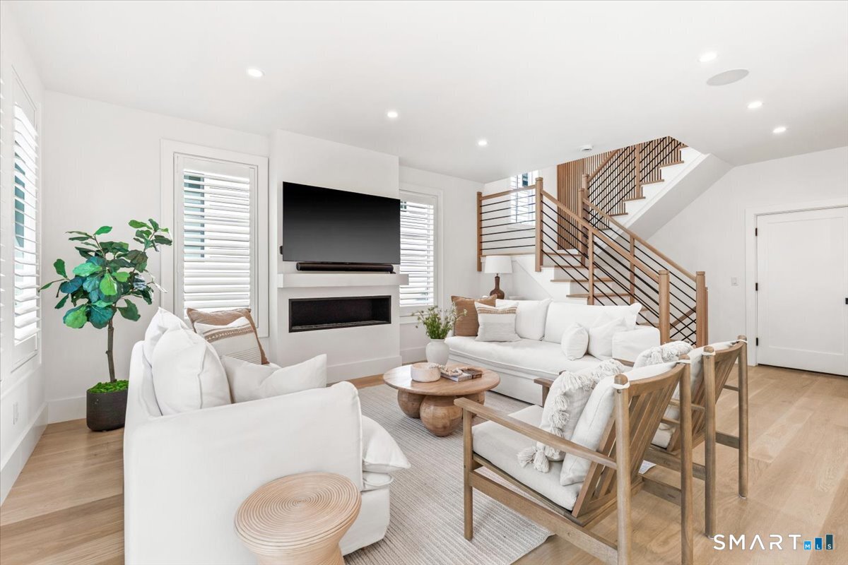 6 Down River Road New Canaan CT 06840