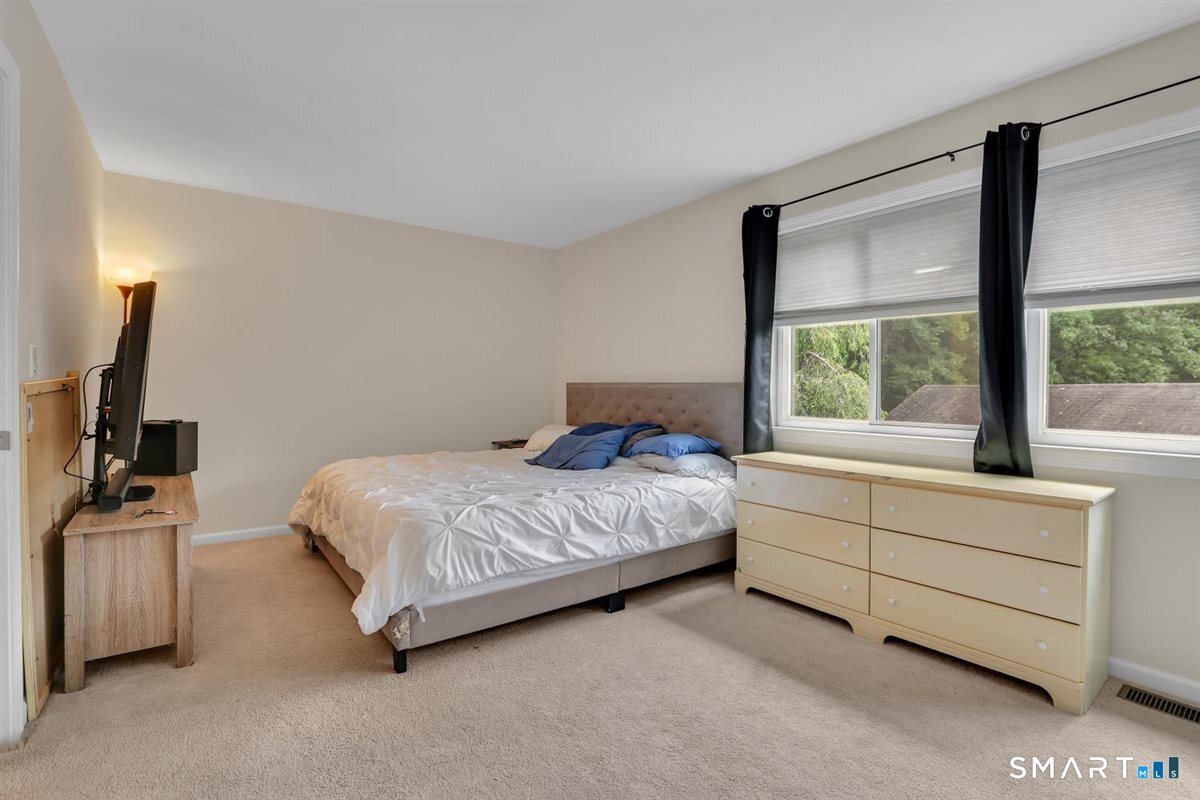 10 Summit Court Woodbury CT 06798