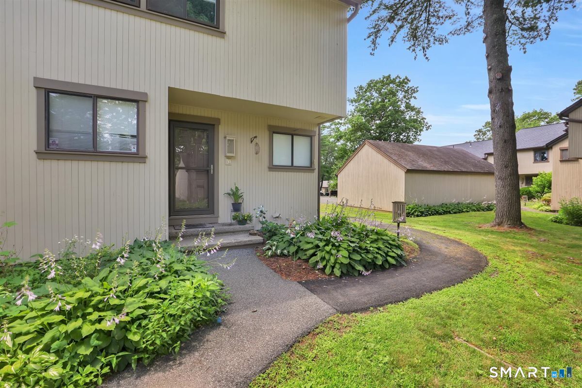 10 Summit Court Woodbury CT 06798