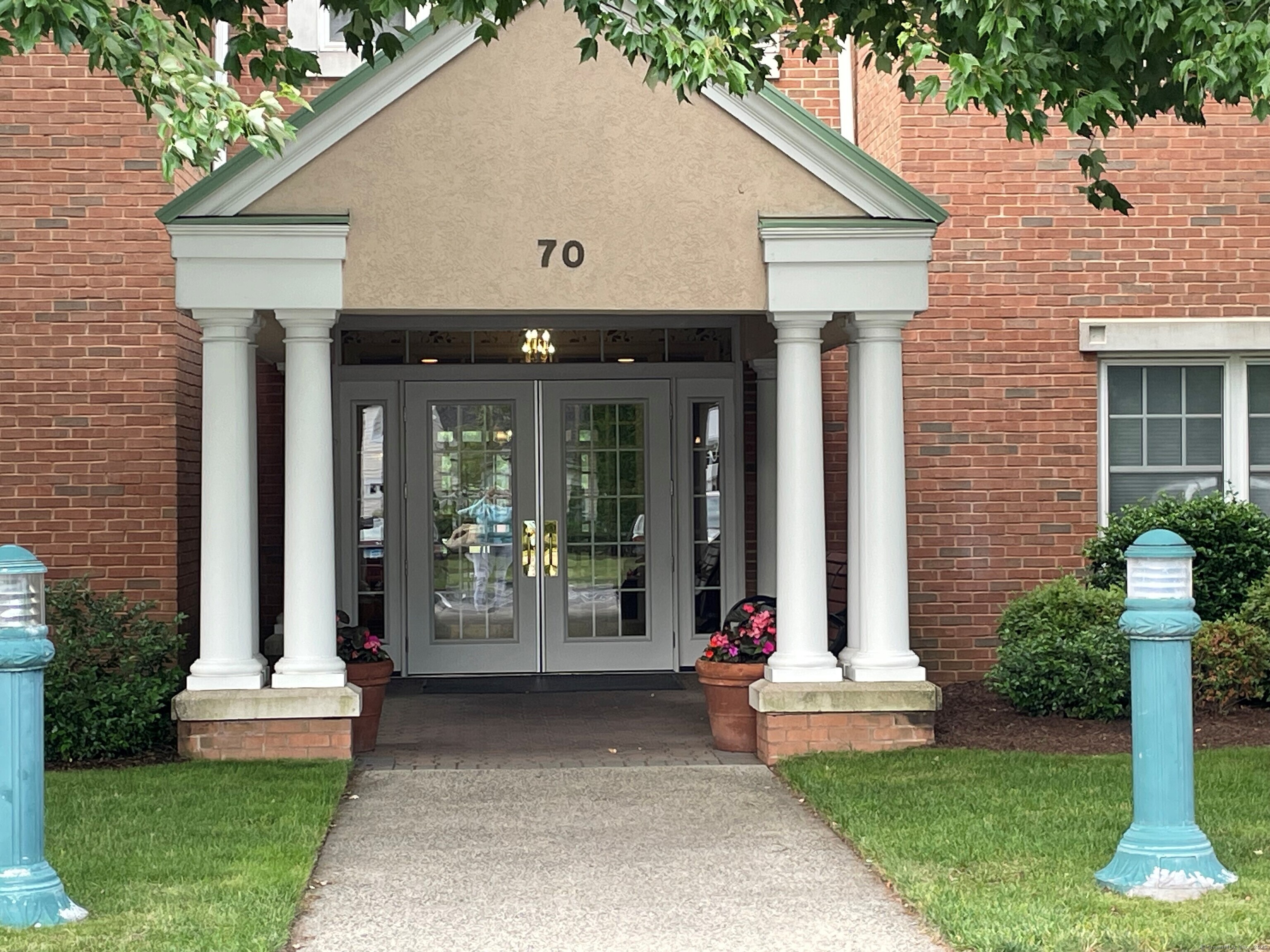 70 Southwick Court Cheshire CT 06410