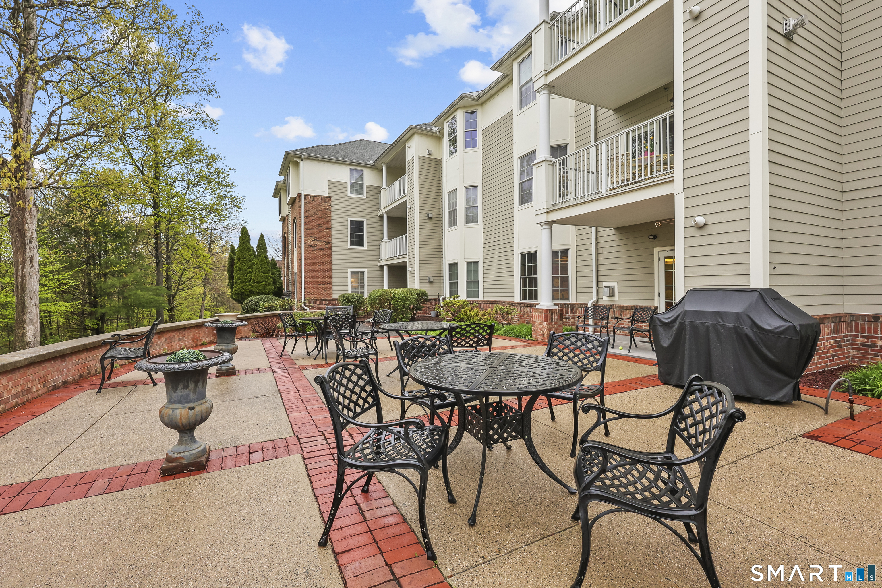 25 Cassandra Boulevard West Hartford CT 06107