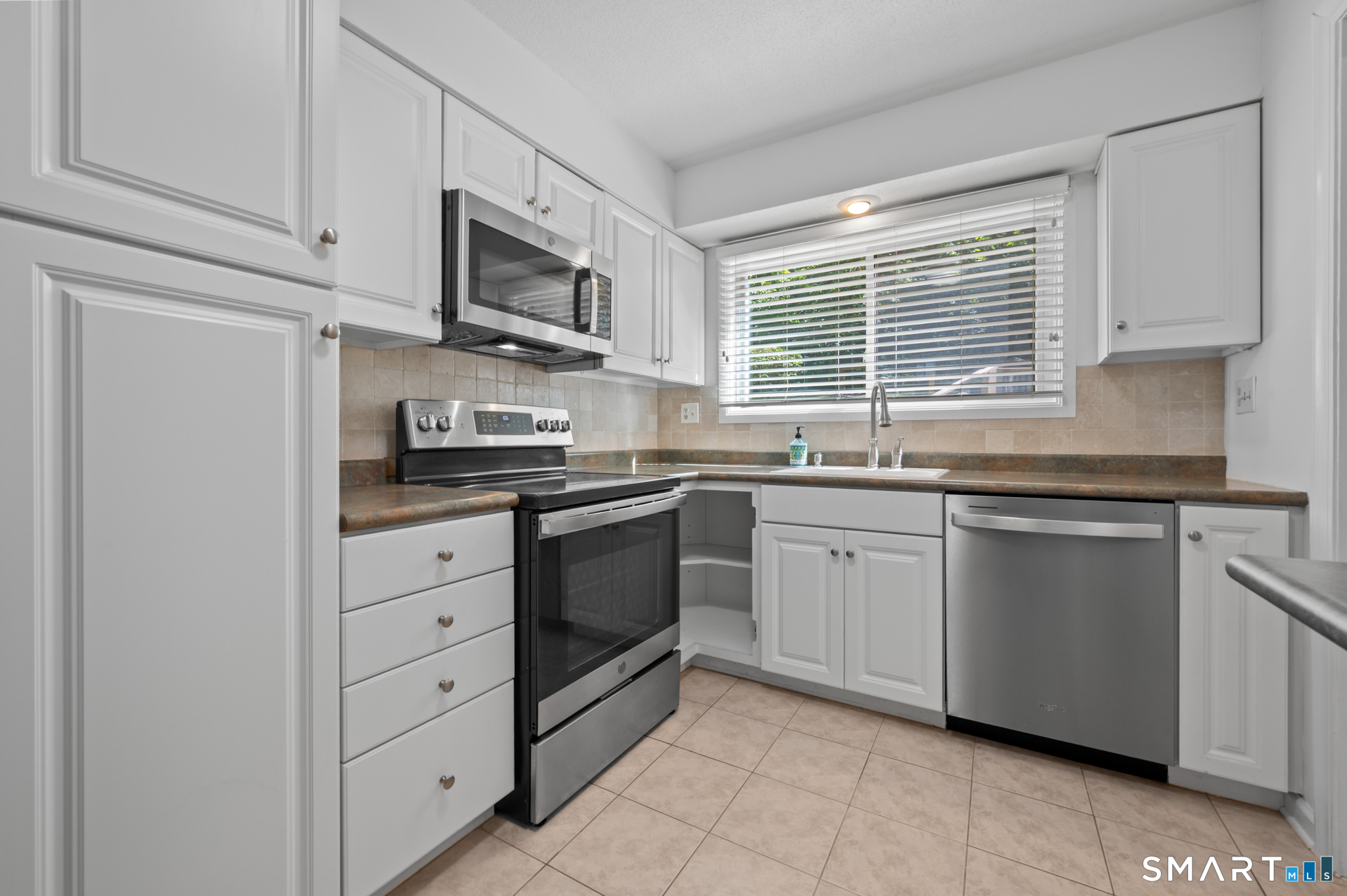 3 Shagbark Lane Woodbury CT 06798