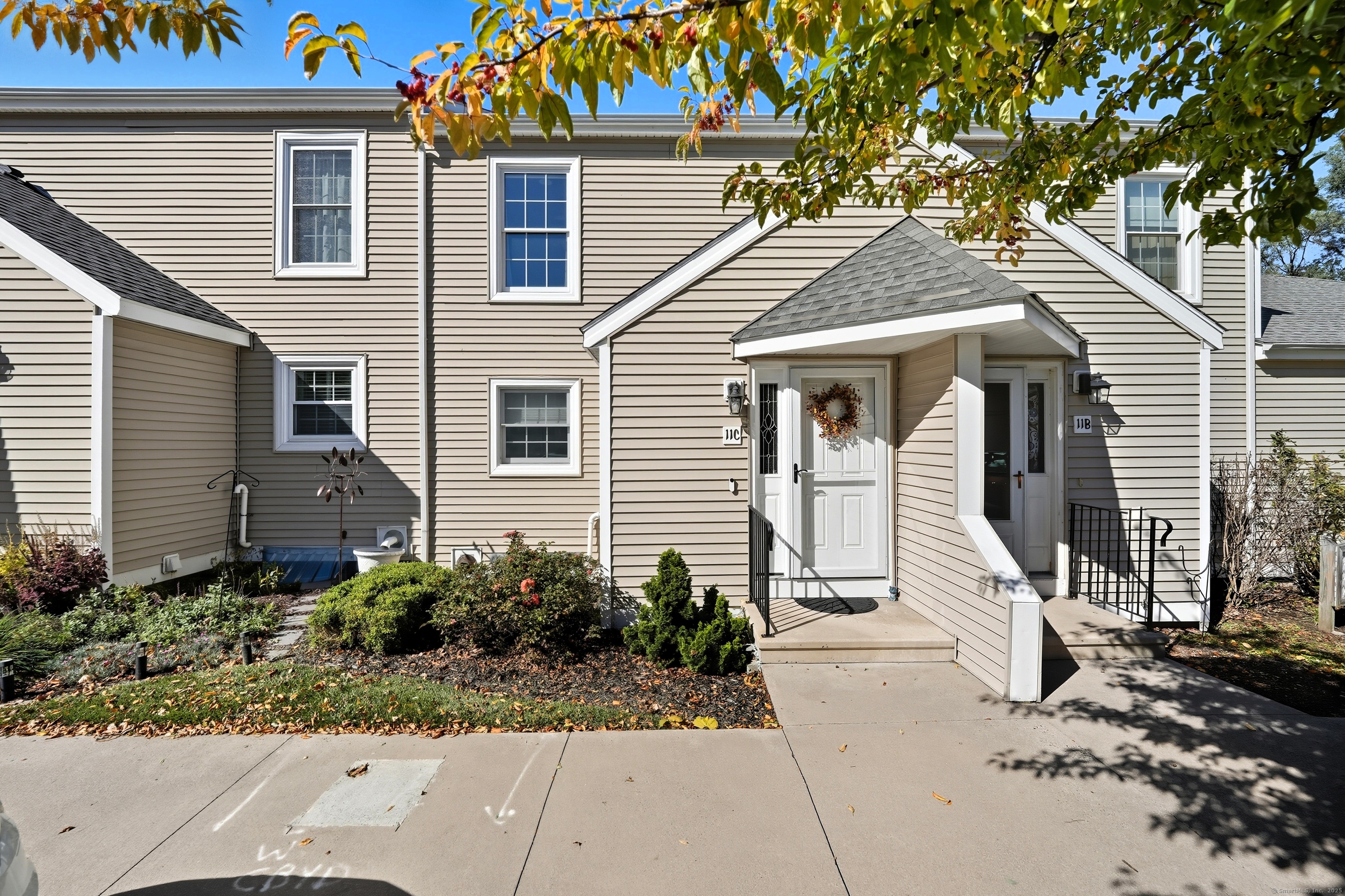 11 The Hamlet Enfield CT 06082