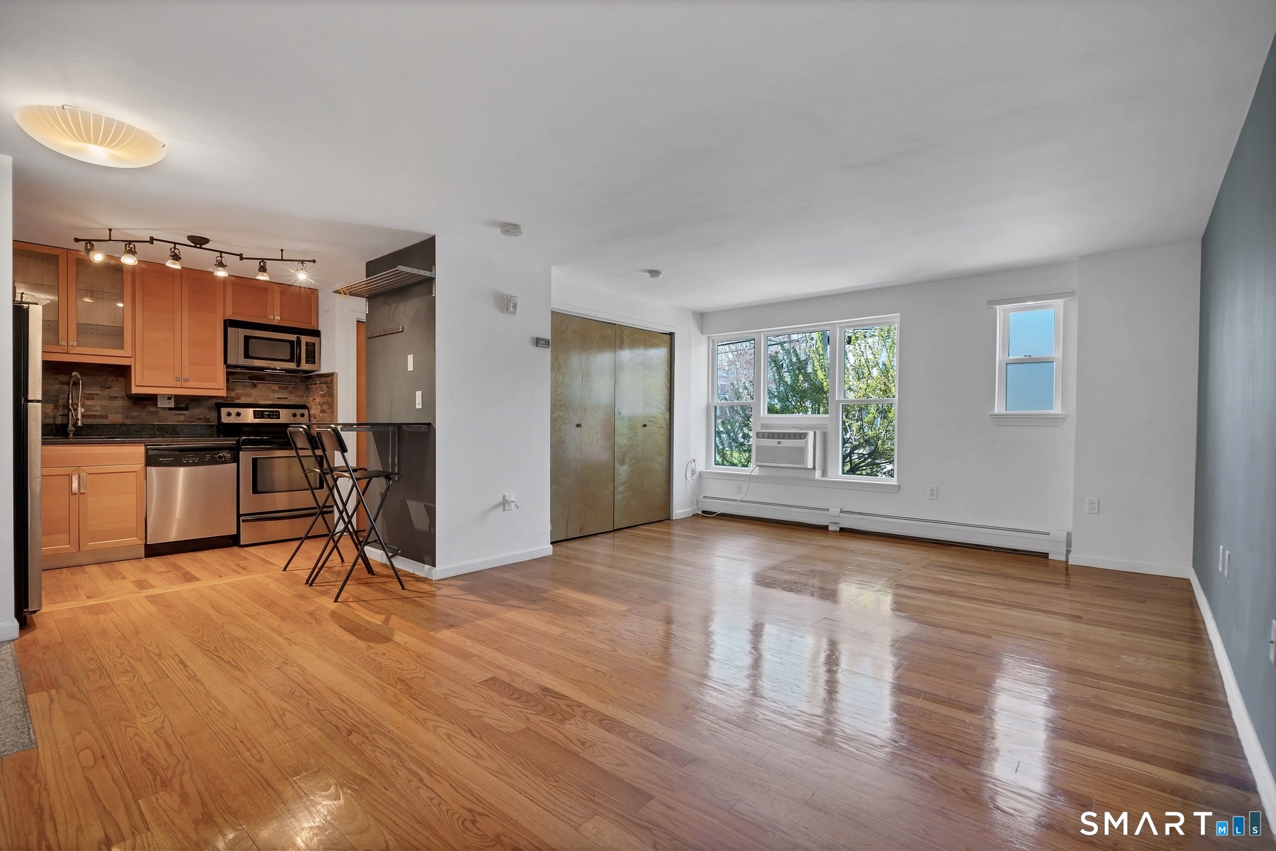 184 Pequot Avenue New London CT 06320