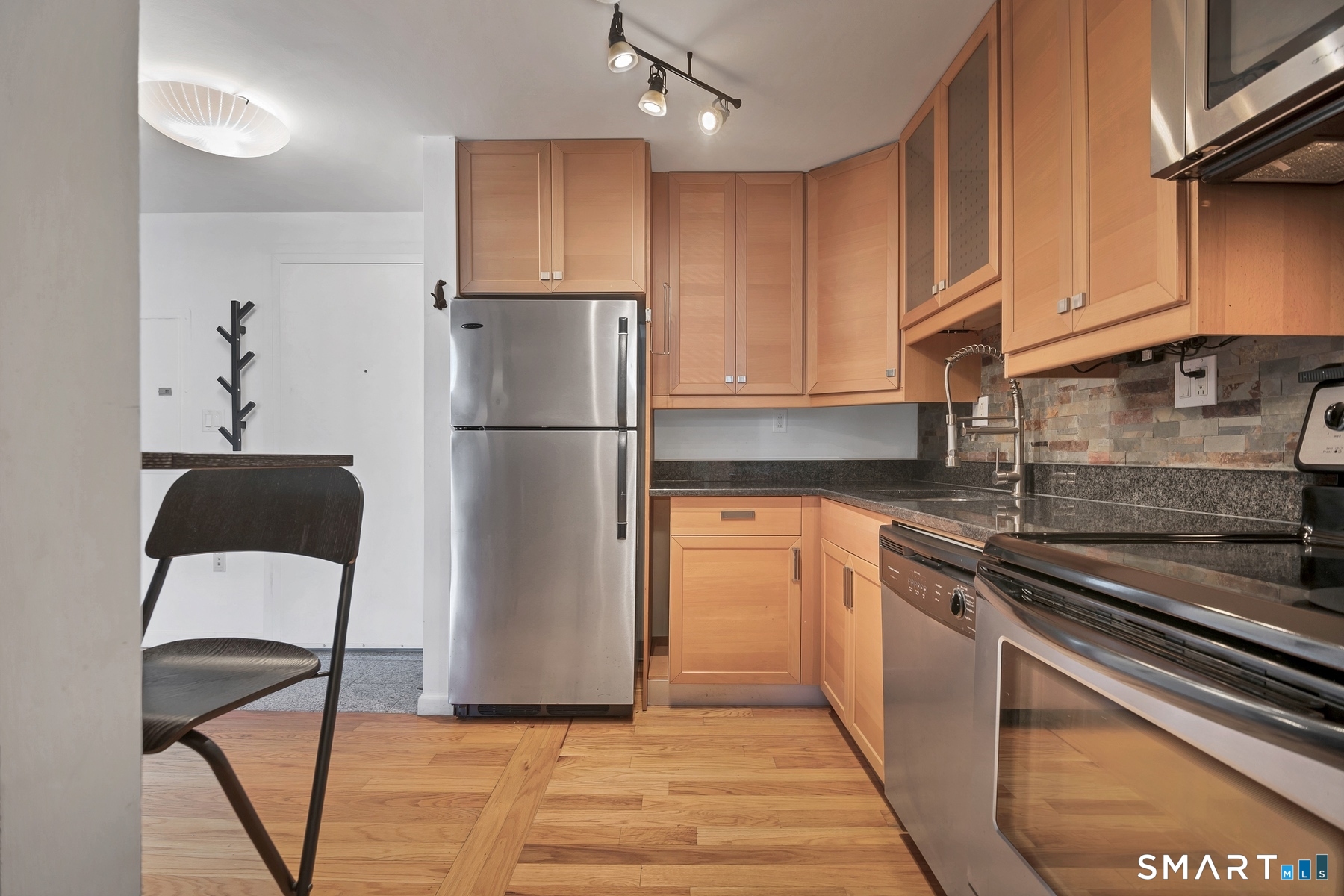 184 Pequot Avenue New London CT 06320
