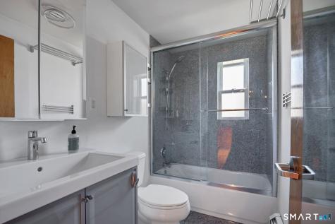 184 Pequot Avenue New London CT 06320