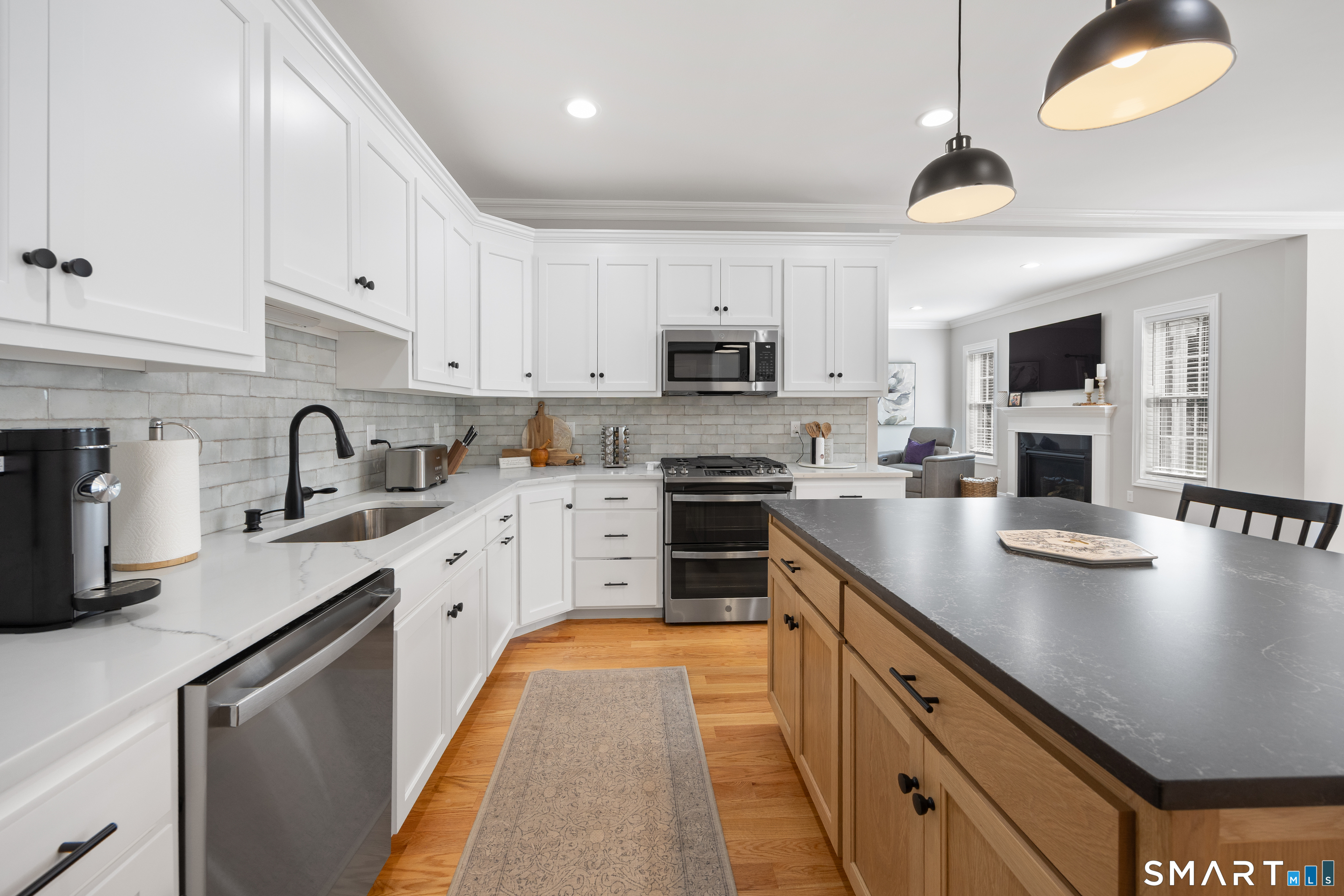 218 Boulder Court Bristol CT 06010