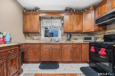 706 Maple Street Bridgeport CT 06607