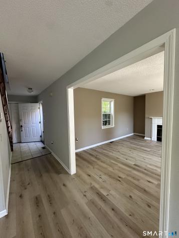6 Heritage Square Mansfield CT 06250