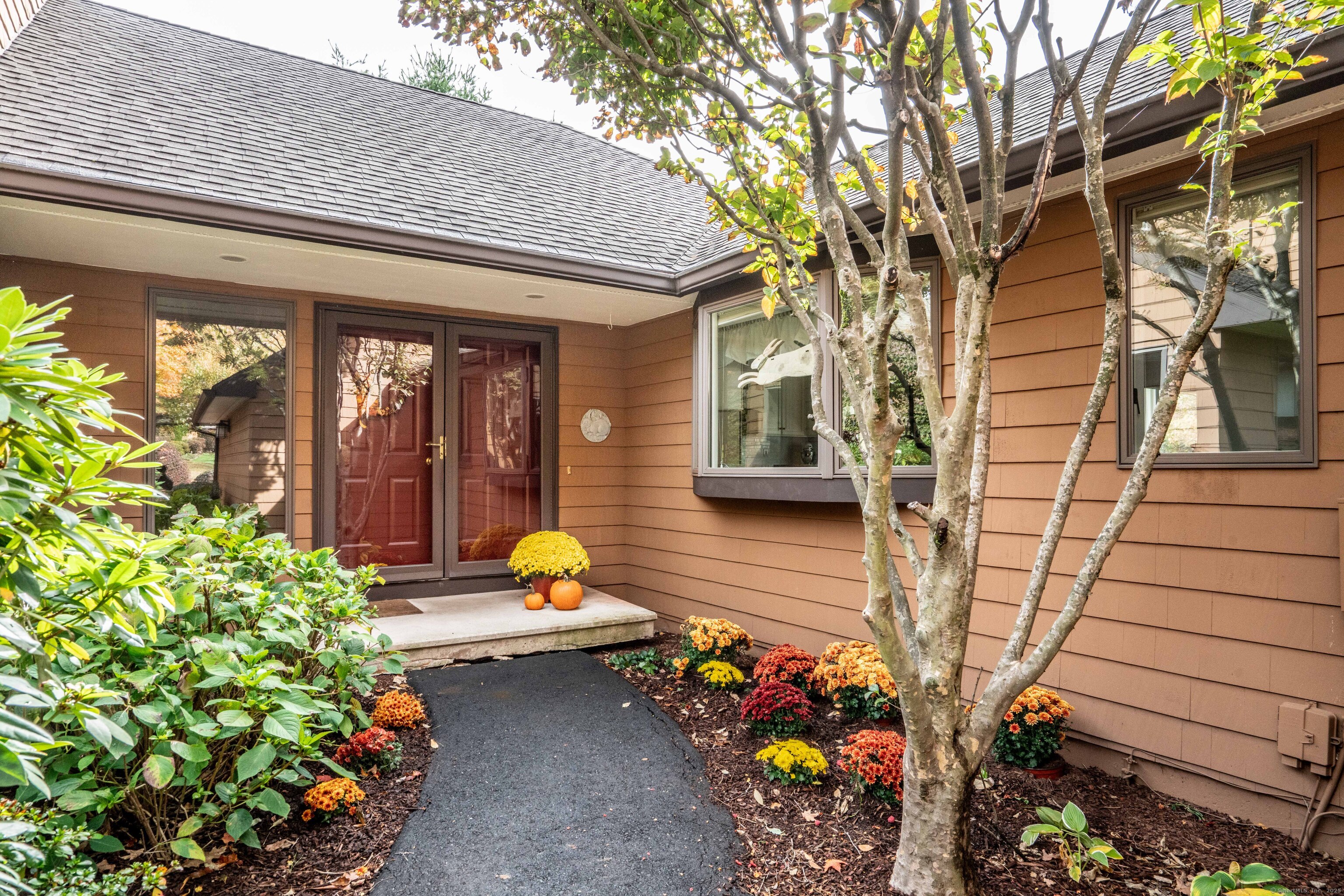 2 Chambord Park Bloomfield CT 06002