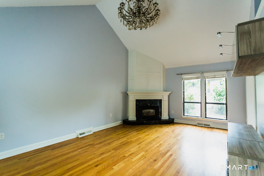 12 Applewood Lane Avon CT 06001
